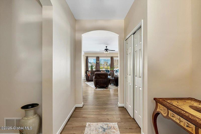 3rd image of 62 Somerset Drive