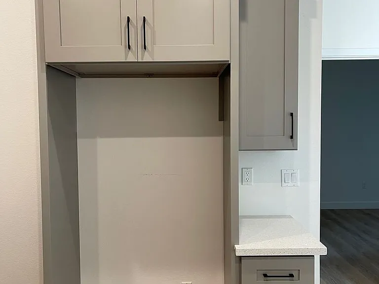 10160 Cunningham Ave — Photo 2