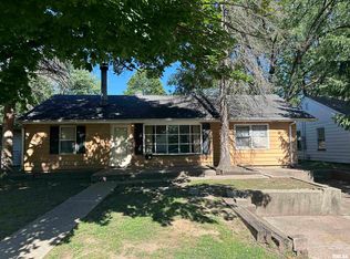 2924 N Mission Rd, Peoria, IL 61604