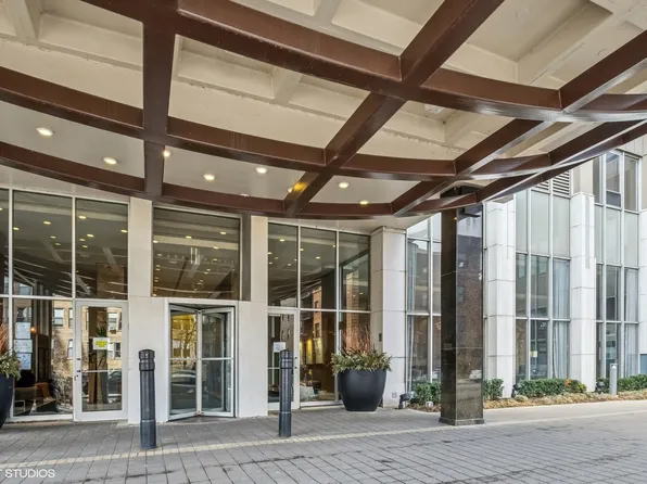 655 W Irving Park Rd APT 3516, Chicago, IL 60613