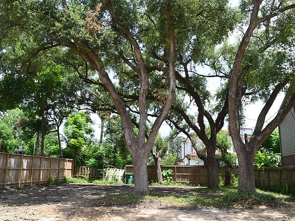 4th image of 2426 Glen Haven Blvd