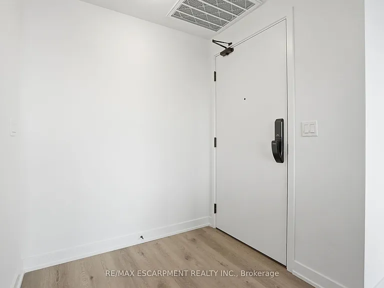 2075 Lakeshore Rd #602 — Photo 5