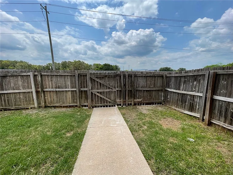 3838 Oldenburg Ln — Photo 23
