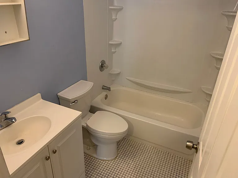 4428 Glendale Dr — Photo 6