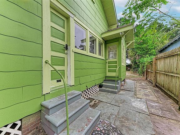 8th image of 1005 16TH AVENUE S