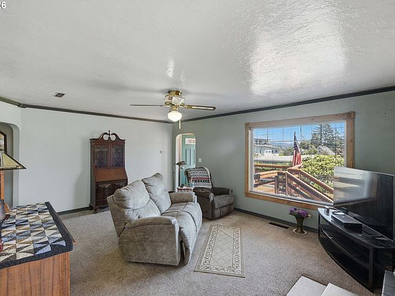 4th image of 1954 Madrona St