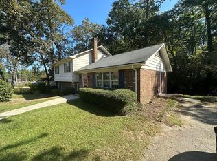 720 Dandridge Dr, Fayetteville, NC 28303