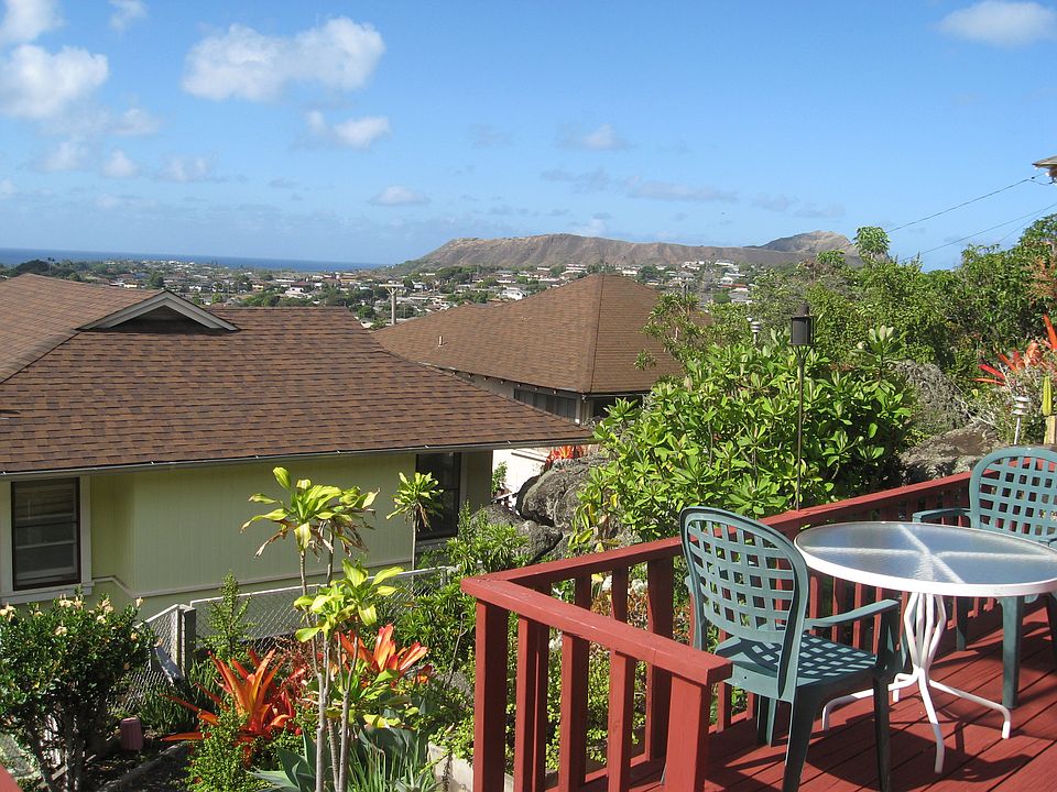 2nd image of 3786 Anuhea St
