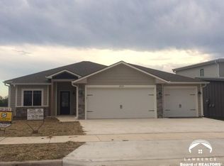 2529 Chasehire Dr, Lawrence, KS 66046