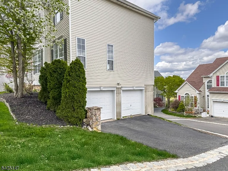 227 Winding Hill Dr — Photo 28