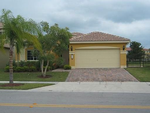1st image of 21141 SW 88th Ct