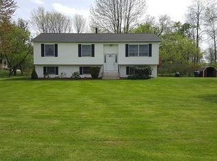 3 Dwaarkill Farms Ct, Pine Bush, NY 12566
