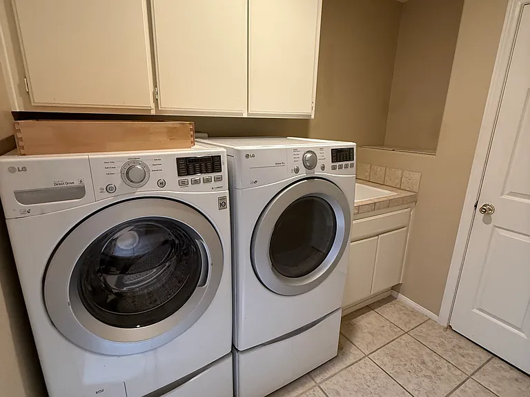 709 Bozanich Cir #B — Photo 16