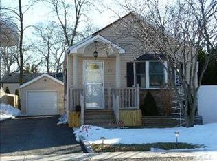 798 Bermuda Rd, West Babylon, NY 11704