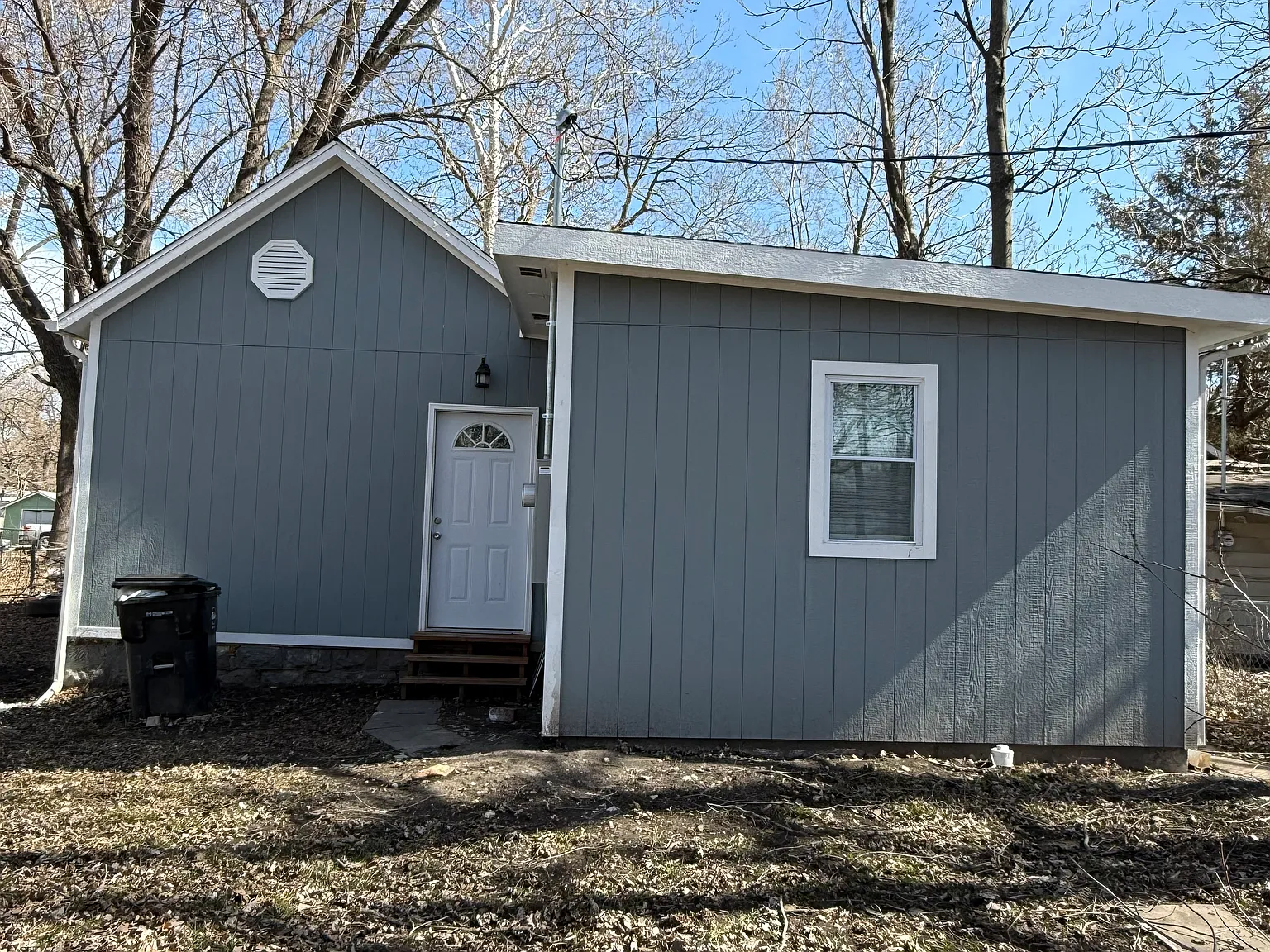 4 bed, 1100 sqft, $1,275 — Photo 2