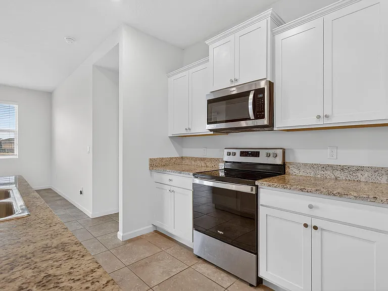 10552 SW Toren Way — Photo 13