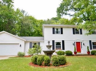 2102 Sylvan Ln, Midland, MI 48640