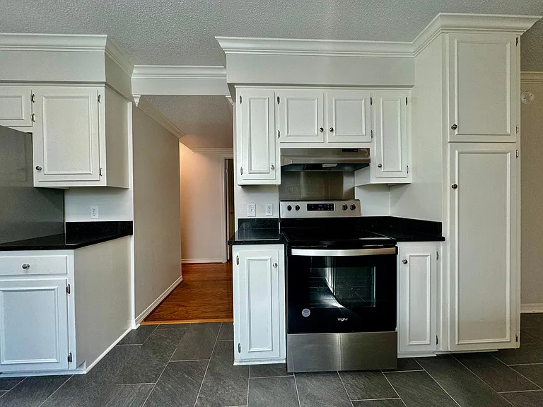 803 Henckley Ave — Photo 7