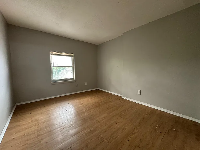 27 Williams St #3L — Photo 8
