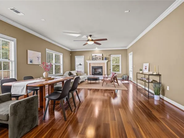 2517 E Turtle Creek Dr, Fayetteville, AR 72701