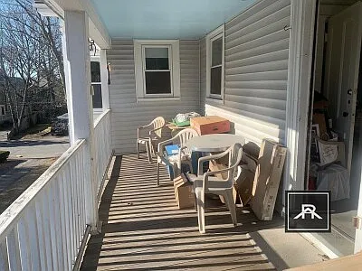 4 bed, 1.0 bath, 1200 sqft, $3,900 — Photo 2