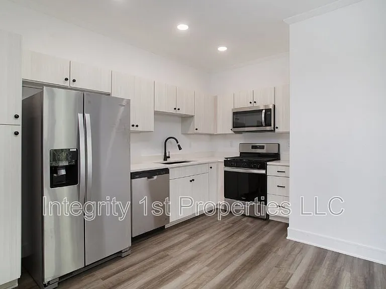 8831 N Helena Ave — Photo 8