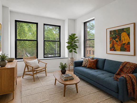 3rd image of 122 Willoughby Ave APT 3