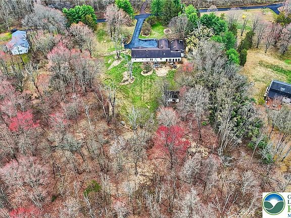 3rd image of 2197 Buck Run Rd