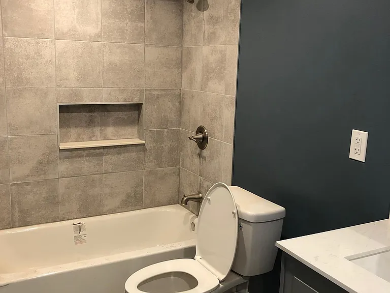 647 South Blvd #4 — Photo 5