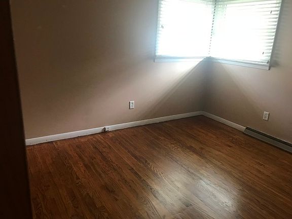 5th image of 532 Gray Dr