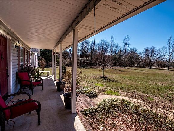 4th image of 11114 Spring Mountain Dr