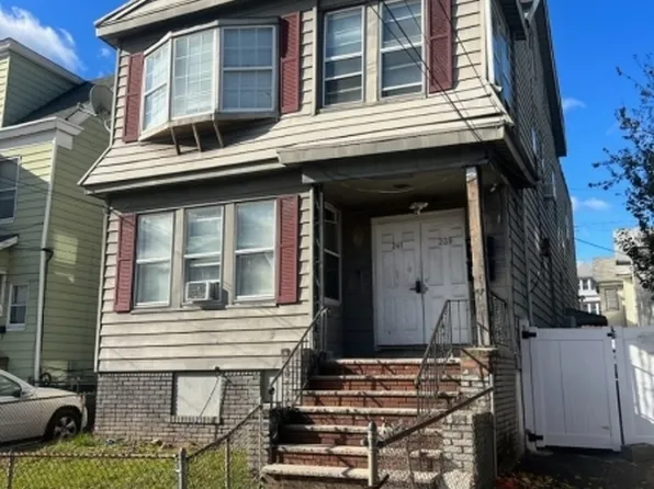 241 Osborne Ter, Newark City, NJ 07112