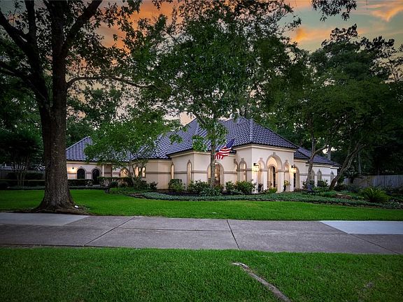 2nd image of 5603 Wooded Villas Dr