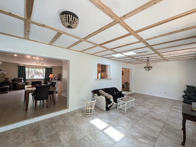 230 Robert Ct — Photo 19
