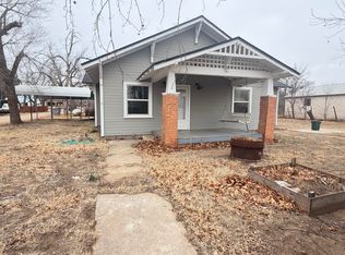 300 2nd St, Roaring Springs, TX 79256