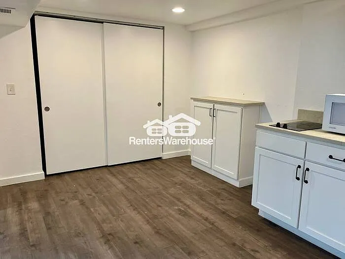 342 S Alcott St #B — Photo 6