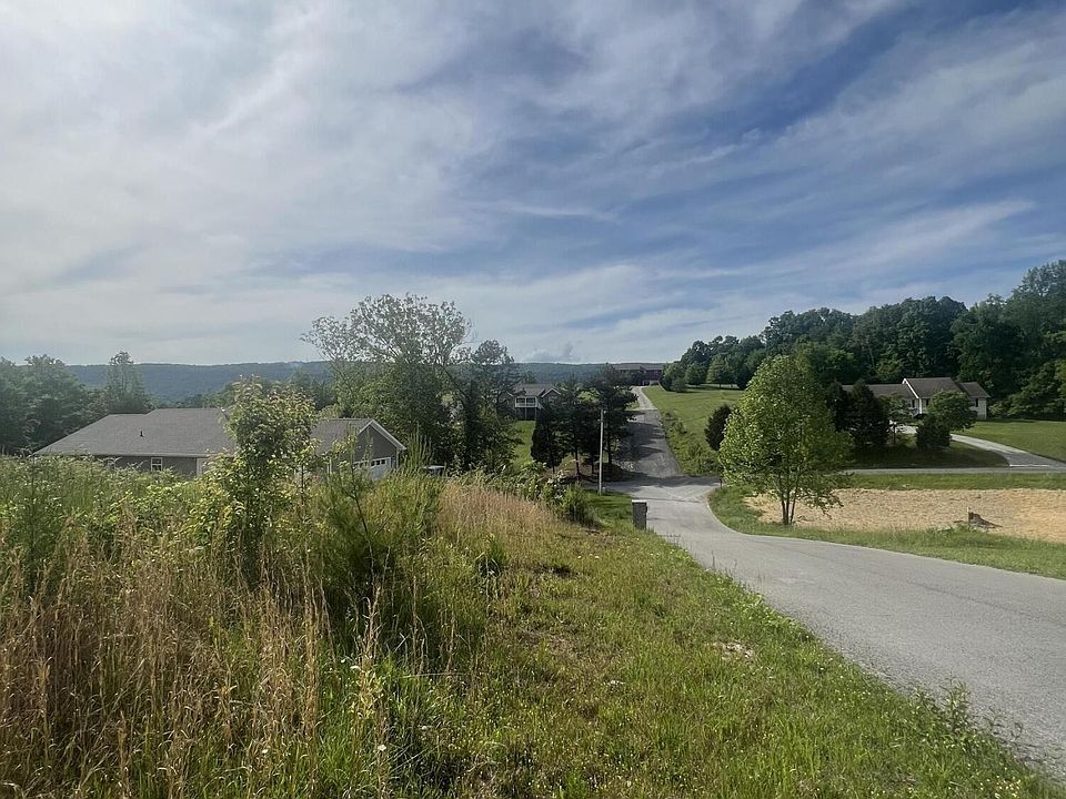 2nd image of 32 Mountain Shadow Dr