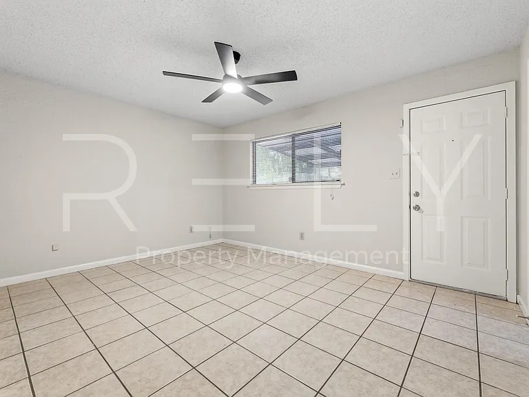 1005 Milford Way #A — Photo 13
