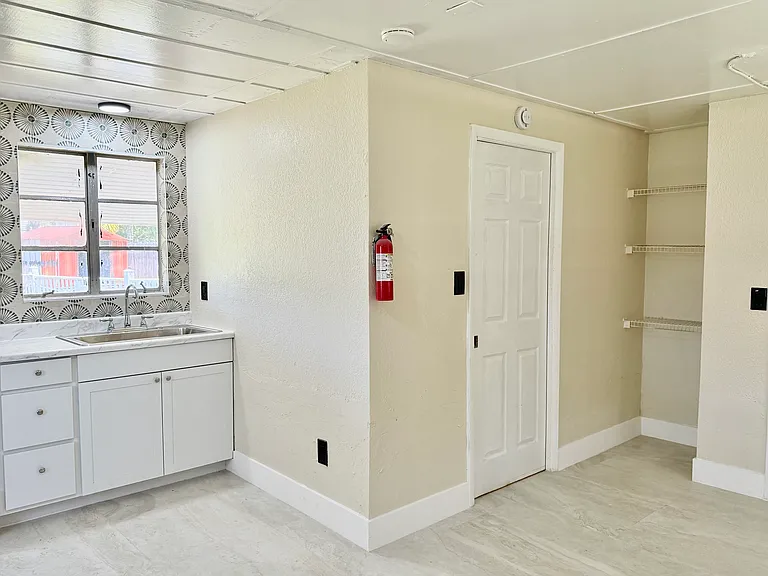 804 W Saint Petersburg Dr #804 — Photo 40