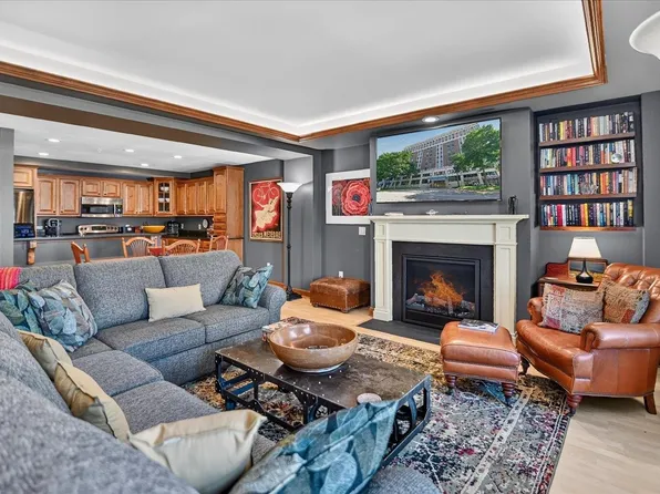 123 W Washington Ave Unit 706, Madison, WI 53703
