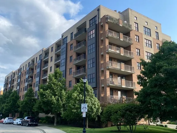 300 Anthony Ave Unit 603, Mundelein, IL 60060