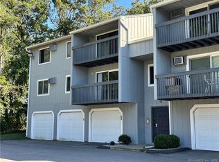 74 Buddington Rd APT 5, Groton, CT 06340