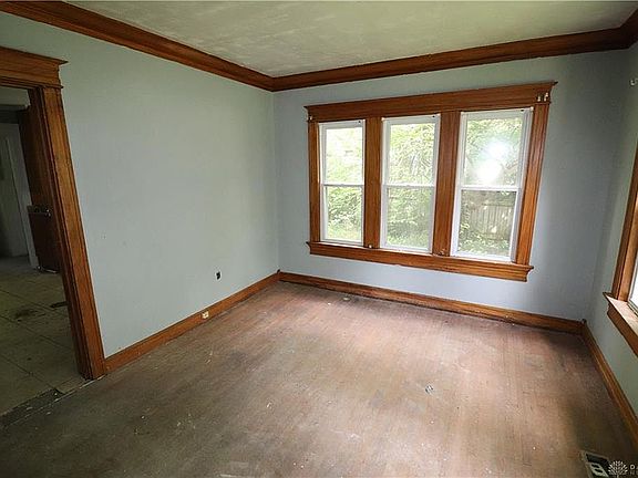 3rd image of 435 Cherry Dr