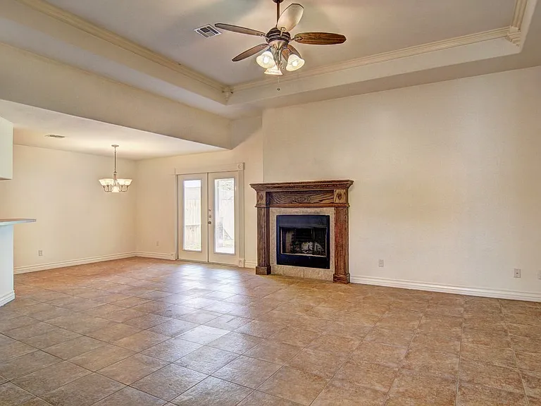 2418 Handlin Dr — Photo 6