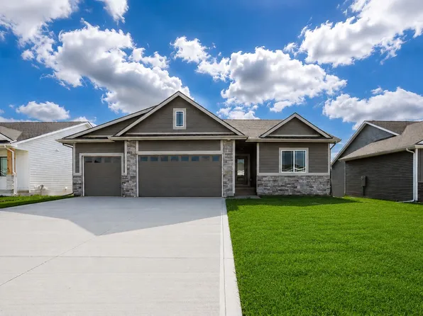 555 NW Rosemont Dr, Waukee, IA 50263