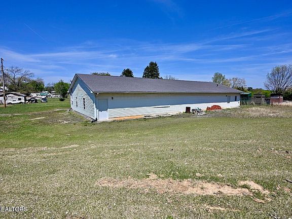 3rd image of 2139 Big Springs Rd