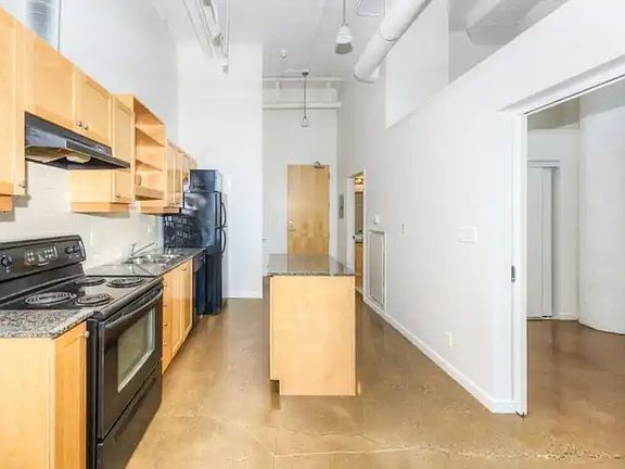 4th image of 404 King St W #410