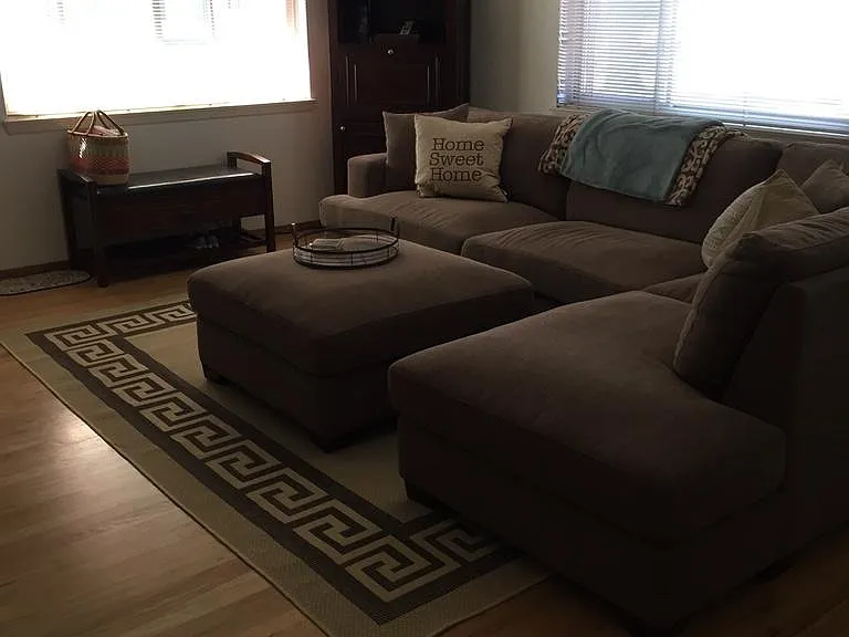 570 S Taaffe St — Photo 1