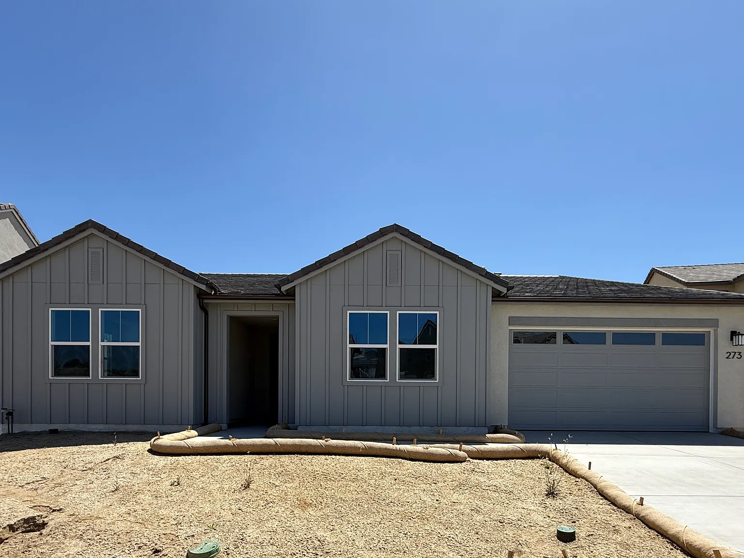 4 bed, 3.5 bath, 3335 sqft, $6,200 — Photo 1