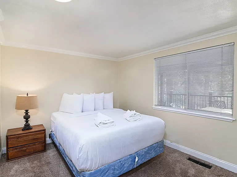 465 Kent Way — Photo 16